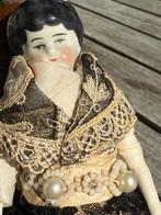 Poupées chinoises/poupées anciennes, Enlèvement