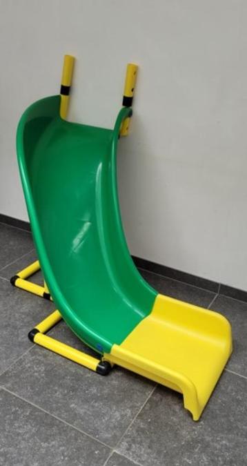 Quadro gebogen glijbaan met frame beschikbaar voor biedingen