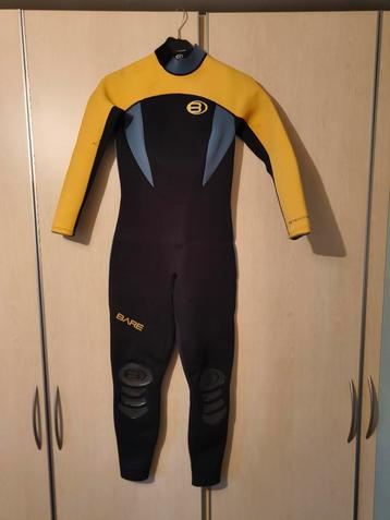 Bare Velocity Neopreen wetsuit stretch