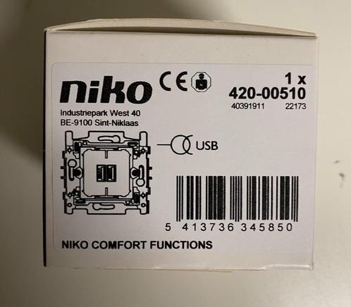 USB stopcontact Niko 420-00510 NIEUW, Bricolage & Construction, Électricité & Câbles, Neuf, Interrupteur, Interrupteur, Enlèvement