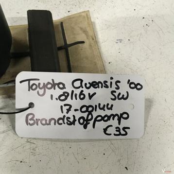 Toyota Avensis 1.8 16v SW 2000 Brandstofpomp beschikbaar voor biedingen