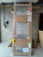 Radiateur VASCO TULIPA 0720x2000 9016, Doe-het-zelf en Bouw, Ophalen, Zo goed als nieuw, Radiator