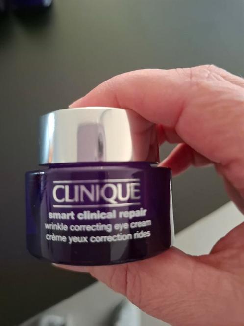 Clinique wrinkle correcting eye cream, Handtassen en Accessoires, Uiterlijk | Gezichtsverzorging, Zo goed als nieuw, Ophalen of Verzenden