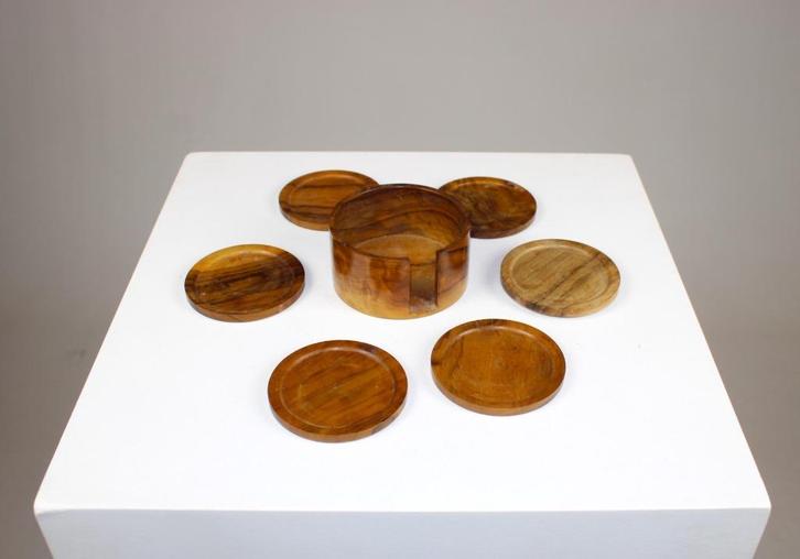 vintage houten onderzetters in houder, Antiek en Kunst, Antiek | Servies los, Ophalen of Verzenden