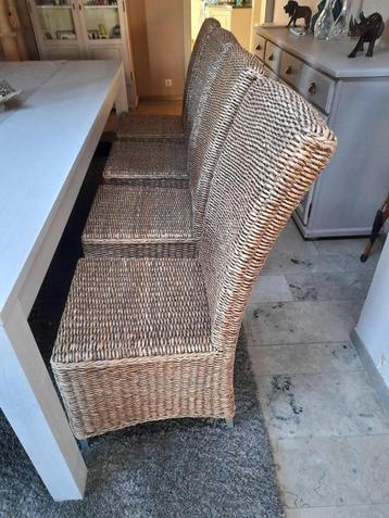 8 eetkamerstoelen beschikbaar voor biedingen