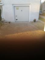 A louer Garage ou pour un entrepôt ou une voiture de 4m75 pa