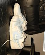 Air jordan low.       Light blue&white  41, Kleding | Heren, Schoenen, Ophalen of Verzenden, Zo goed als nieuw