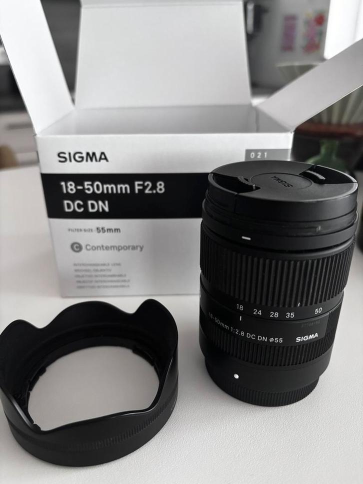 Sigma 18-55mm f2.8 DC DN Contemporary, Audio, Tv en Foto, Foto | Lenzen en Objectieven, Zo goed als nieuw, Standaardlens, Zoom
