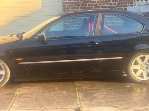 BMW trackdaycar met autotrailer, Auto's, BMW, Particulier, 3 Reeks, Benzine, Coupé, 3 deurs, Handgeschakeld, Zwart, Achterwielaandrijving
