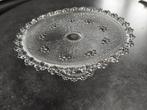 Vinted glazen schaal op voet met een diameter van 27 cm., Ophalen, Zo goed als nieuw