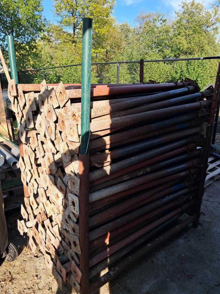 120 schoren/stippen 1,60m (in) tot 2,80m (uit) met bak, Ophalen