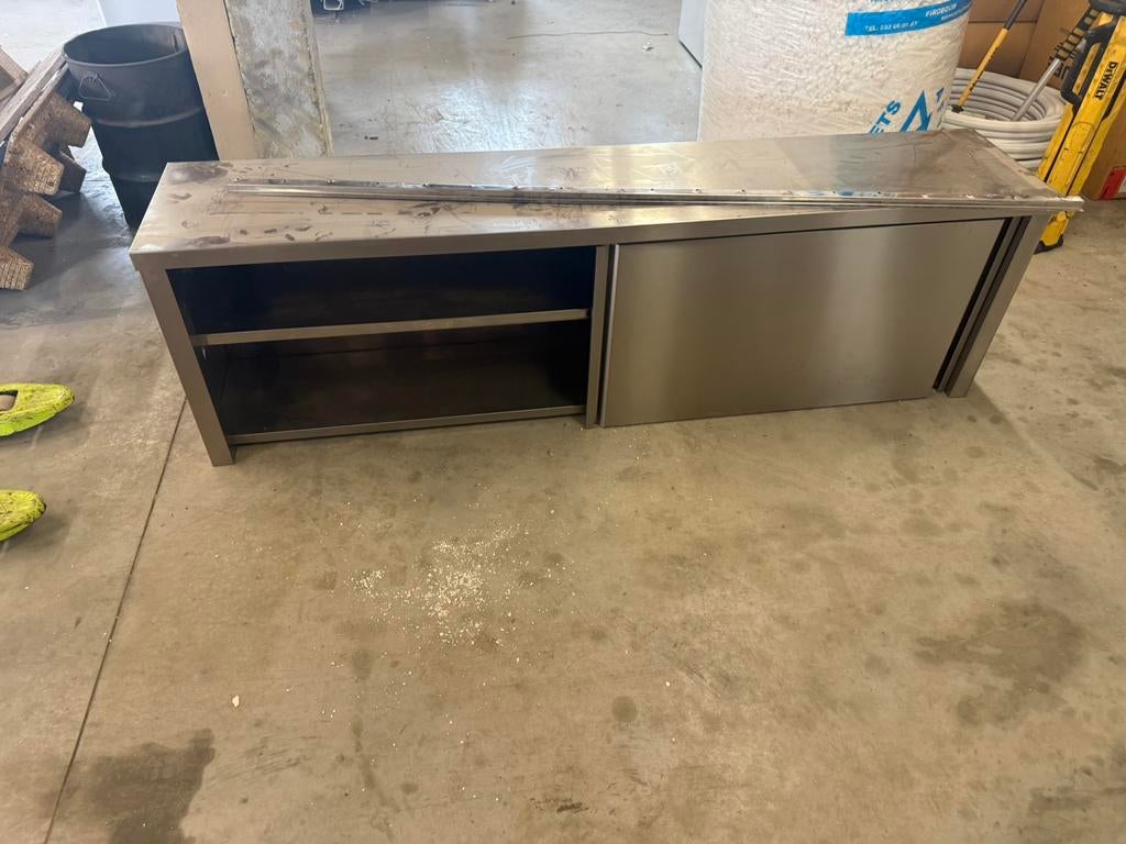 Armoire suspendue Evs, Enlèvement