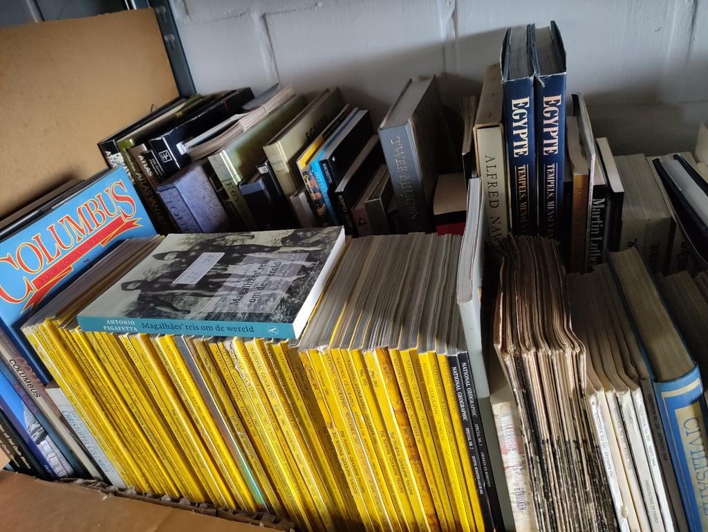 Histoire : peuples, Livres, Partis & Groupements, Enlèvement ou Envoi