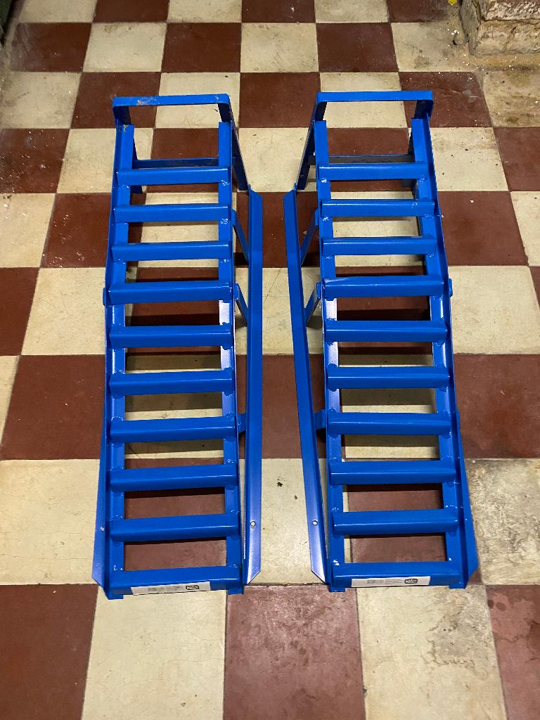 Deux rampes pour entretien voiture, Enlèvement, Neuf