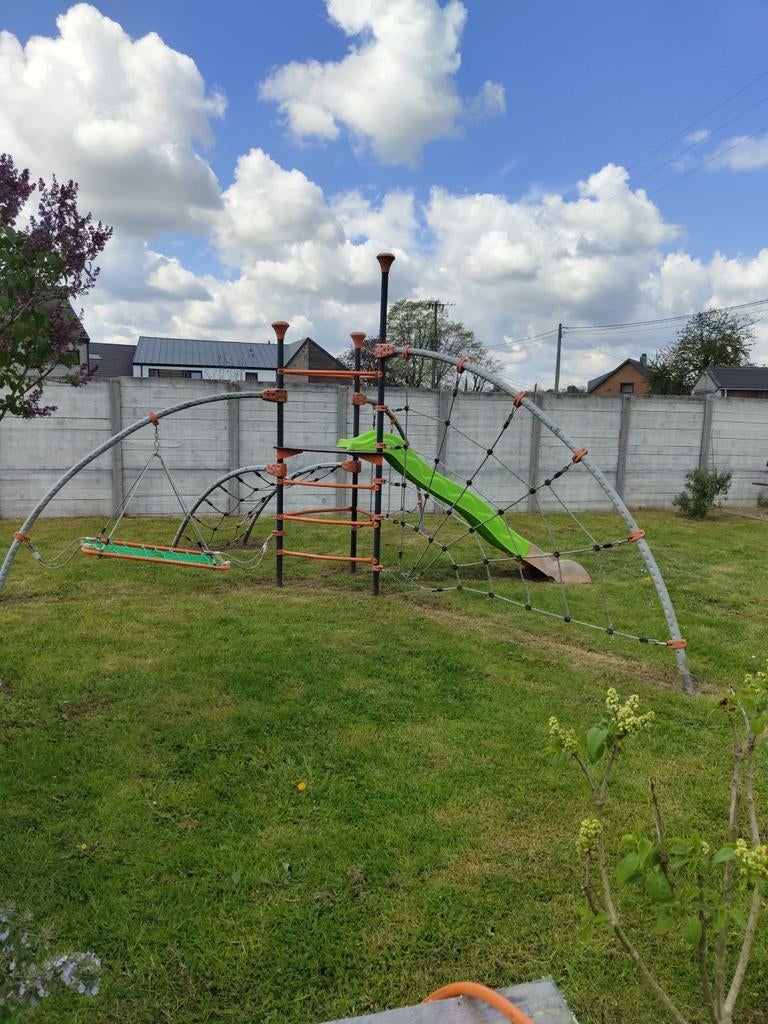 Aire de jeux évolutive, Enlèvement, Toboggan