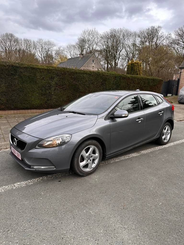 VOLVO V40, Voorwielaandrijving, Stof, 5 deurs, Particulier