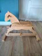 Houten schommelpaard, Ophalen