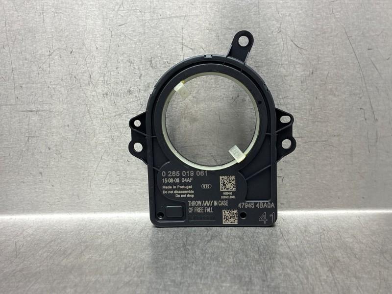 CAPTEUR D'ANGLE DE DIRECTION Nissan Pulsar (C13) (01-2013/-), Robert Bosch AG, Utilisé, Robert-Bosch-Allee 1
74232  Abstatt, DE