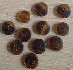 11 knoopjes in bruine tint, Verzenden, Zo goed als nieuw, Knoop of Knopen