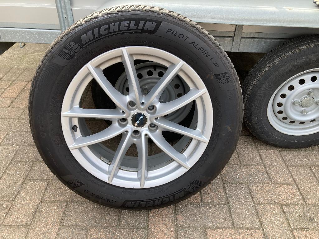 Banden + velgen BMW    X3, Ophalen, Gebruikt, Winterbanden, Band(en)