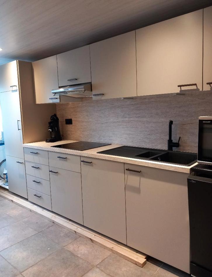 Echte buitenkans!, Maison & Meubles, Cuisine | Cuisines complètes, Comme neuf, Cuisine à paroi simple, Crème, Synthétique, Enlèvement