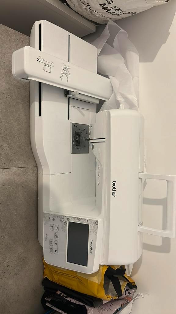 Brother borduurmachine NV880E, Hobby & Loisirs créatifs, Broderie & Machines à broder, Comme neuf, Enlèvement