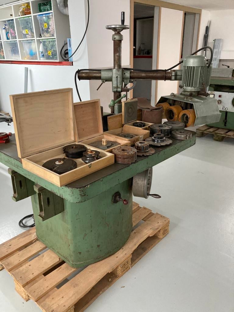 Topi freesmachine met aandrijver, Ophalen