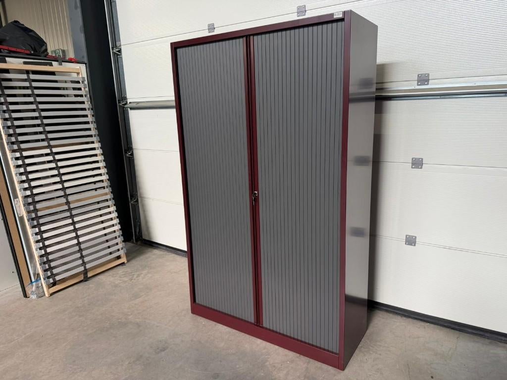 (18) Metalen hoge rolluikkast grijze deuren, Zakelijke goederen, Kantoor en Winkelinrichting | Magazijn, Stelling en Opslag, Ophalen
