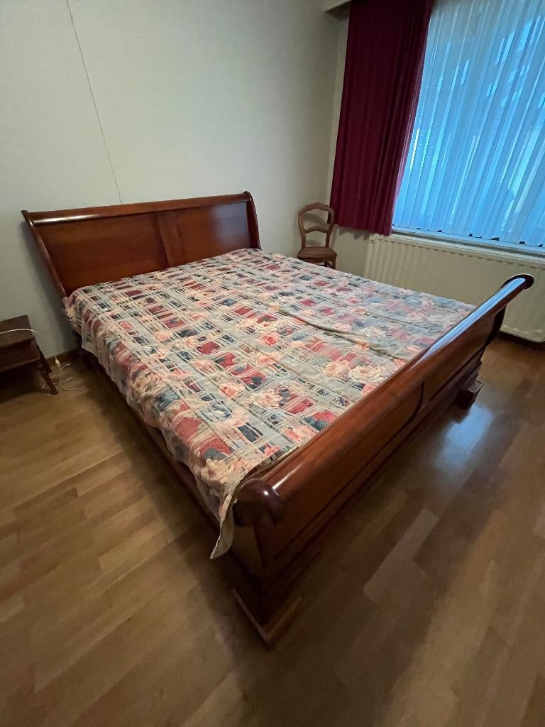 Lit en merisier, Comme neuf, Enlèvement, Bois, Deux personnes