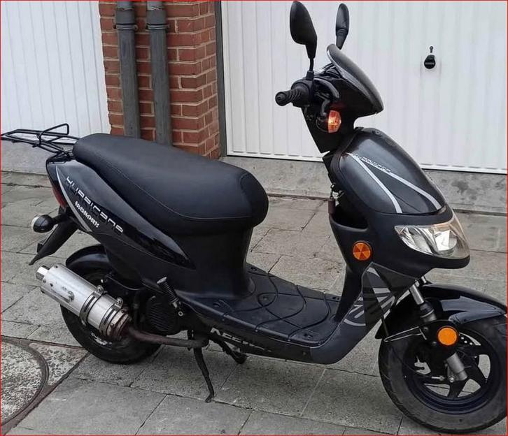 SCOOTER ( URGENT ), Motos, Motos | Motos accidentées, Scooter, Autres marques, Permis Moto A1 minimum, Enlèvement