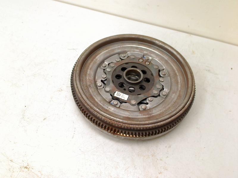 VOLANT MOTEUR Audi A3 Sportback (8VA / 8VF) (06K105266L), Dhr. R. de Gouw, Audi, Utilisé, De Bloemendaal 21 21
5221 EB  'S HERTOGENBOSCH, NL