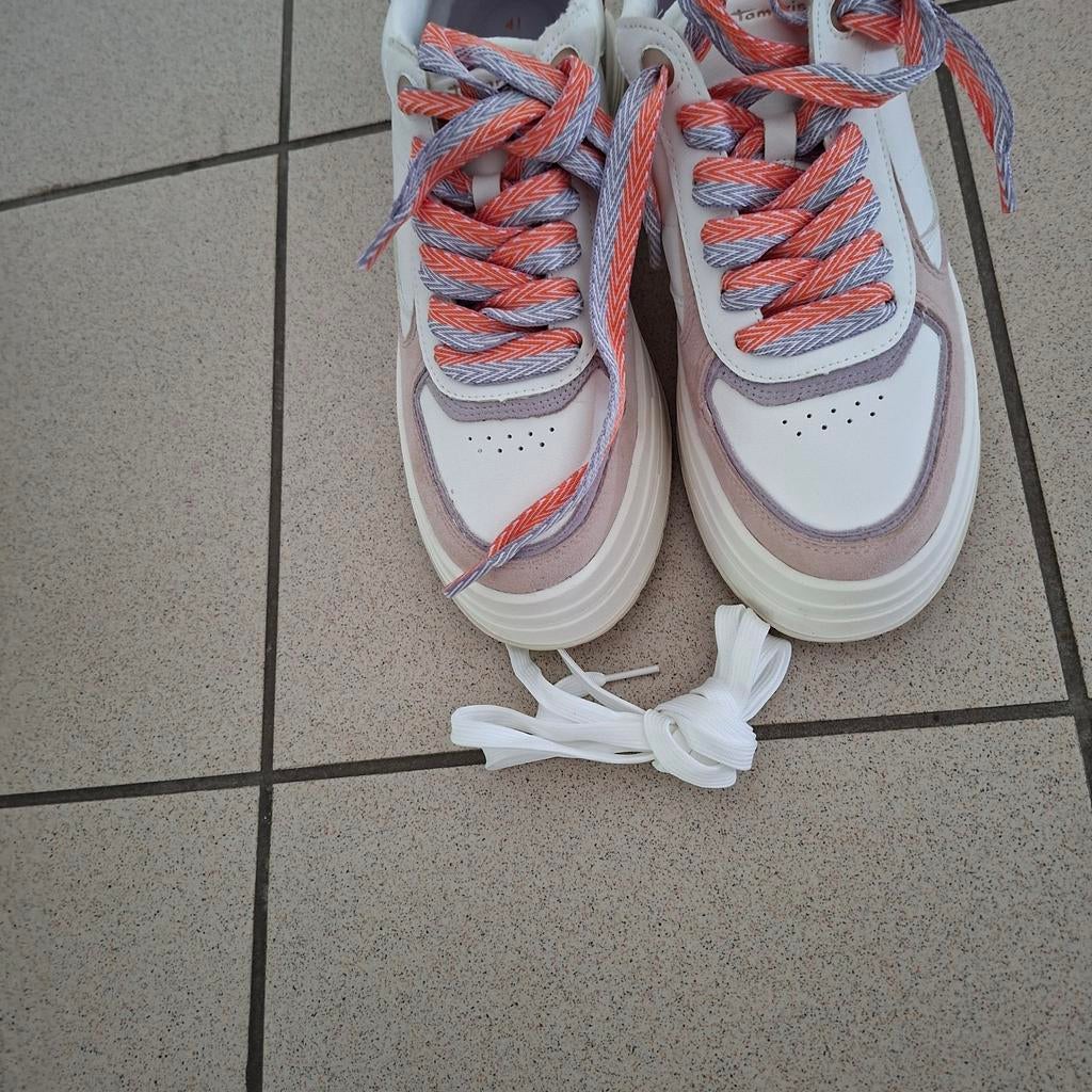 Nieuwe sneakers tamaris, Ophalen