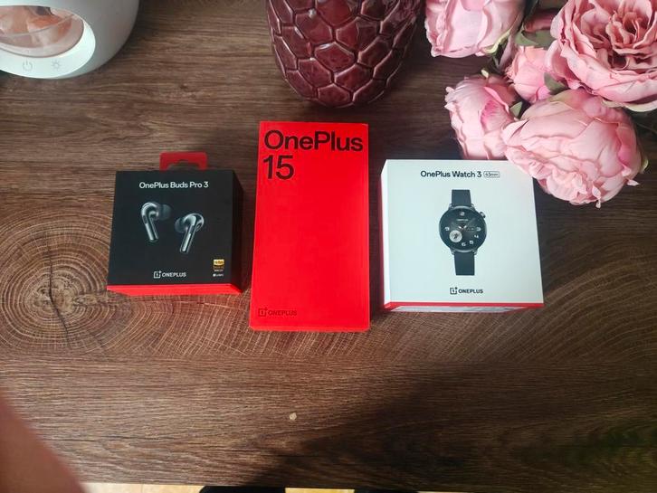 Lots Oneplus 15, commercialisés avec le tout nouveau 17pro p, Télécoms, Téléphonie mobile | Apple iPhone, Enlèvement ou Envoi