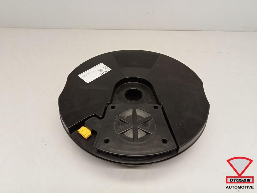 VW Tiguan 5NA / Tiguan Allspace 2017 - 2023 Caisson de basse, Volkswagen, Volkswagen AG, Vw@volkswagen.de, Utilisé