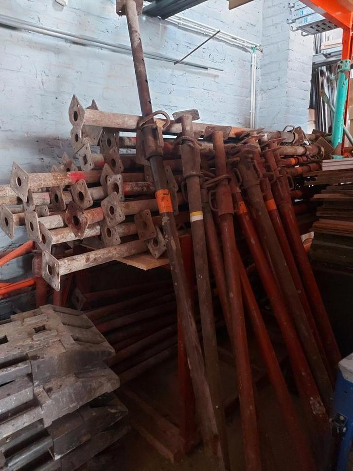 RESTE 10 ÉTANÇONS DE 1,60M À 2,90M., Bricolage & Construction, Échafaudages, Enlèvement