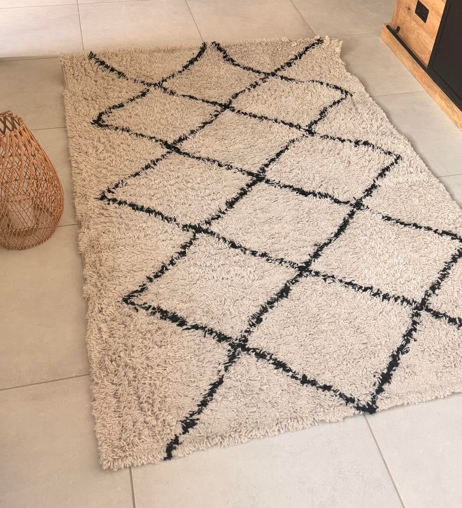 Magnifique tapis style berbere beige et noir, Maison & Meubles, Ameublement | Tapis & Moquettes, Enlèvement ou Envoi, Comme neuf