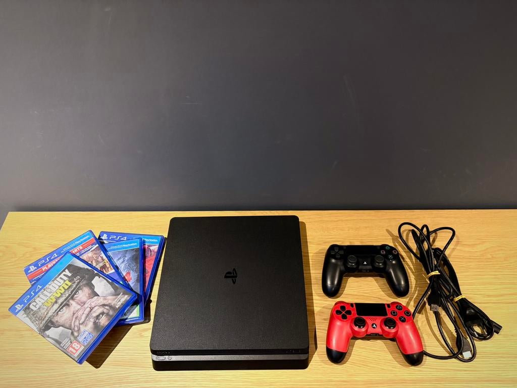 PS4 Slim 1TB avec 2 manettes et jeux, Consoles de jeu & Jeux vidéo, Consoles de jeu | Sony PlayStation 4, Comme neuf, Slim, 1 TB