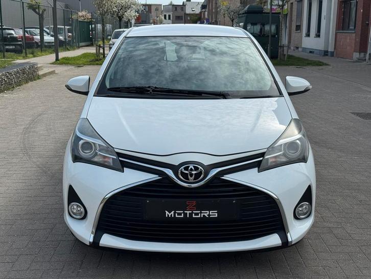 Toyota/Yaris, Autos, Toyota, Entreprise, Achat, Yaris, Essence, Euro 6, 5 portes, Boîte manuelle, Carnet d'entretien, Enlèvement