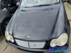 MERCEDES C KLASSE W203 Zwart 197 motorkap met grille, Auto-onderdelen, Gebruikt, Mercedes-Benz AG, Mercedes-Benz, Mercedesstrasse 120
70372  Stuttgart, DE
