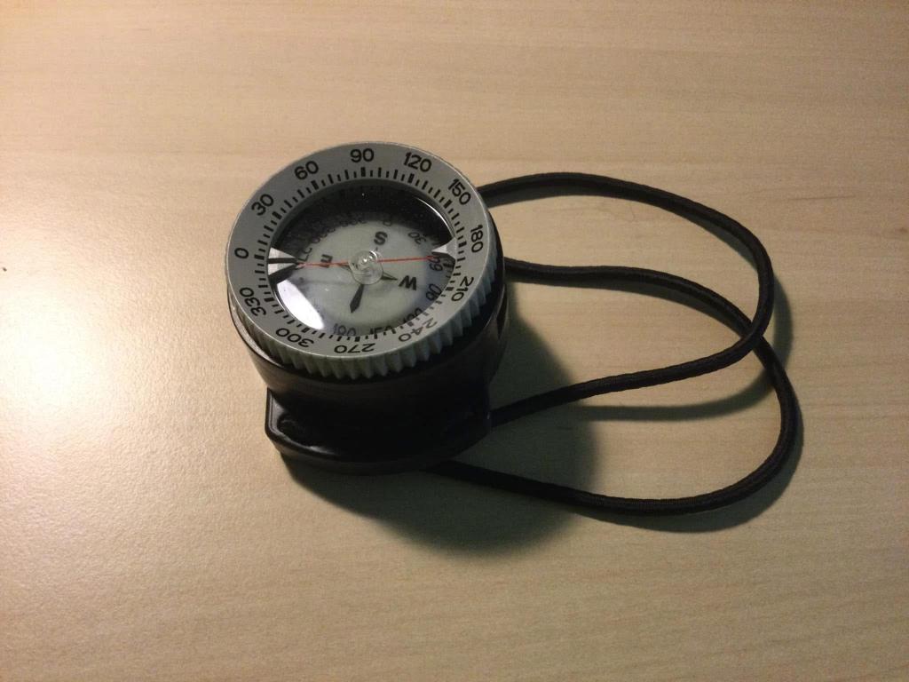 Nieuw Pro Kompas 63mm met Bungees 56,95€ - Ecocheques, Watersport en Boten, Duiken, Nieuw, Overige typen, Ophalen of Verzenden