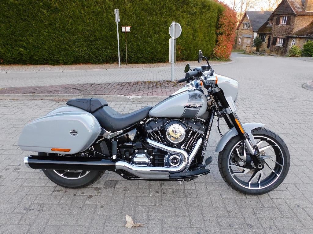 Harley Davidson sportglide 107 , 500 km , garantie, Permis Moto A, Entreprise, Plus de 35 kW, 2 cylindres