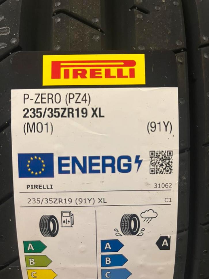 ‼️ Énorme liquidation pneus neufs a prix fou ‼️, Autos : Pièces & Accessoires, Pneus & Jantes, Pneu(s), Pneus été, 19 pouces, 235 mm