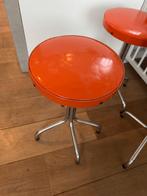 Set van 3 oranje vintage krukjes, Huis en Inrichting, Ophalen, Gebruikt, IJzer