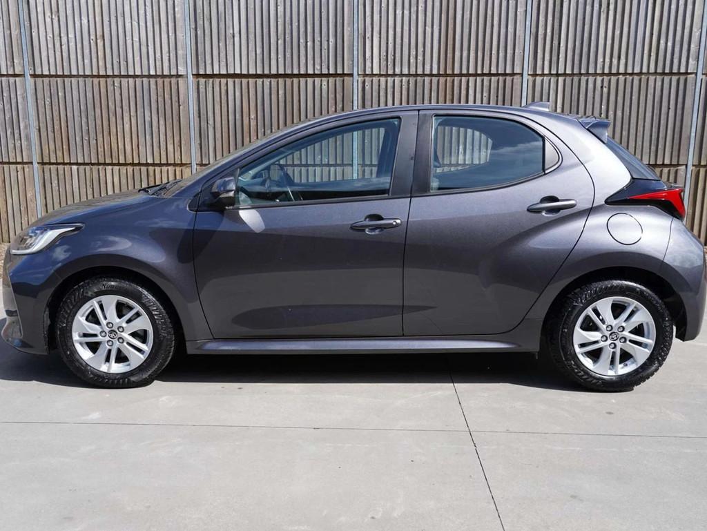 Toyota Yaris Yaris 1.5i Dual VVT-iE Dynamic CVT, Autos, Toyota, Argent ou Gris, Achat, Euro 6, Entreprise