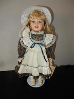 nr.561 - Porseleinen pop C, Enlèvement ou Envoi, Poupée