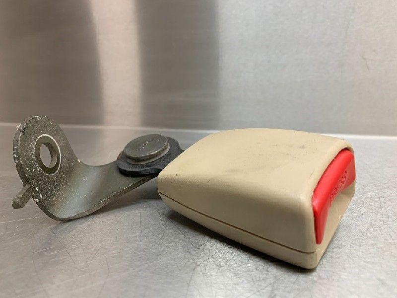 BOUCLE DE CEINTURE ARRIÈRE DROIT GS (..S16) (|GS430|), Utilisé, Lexus