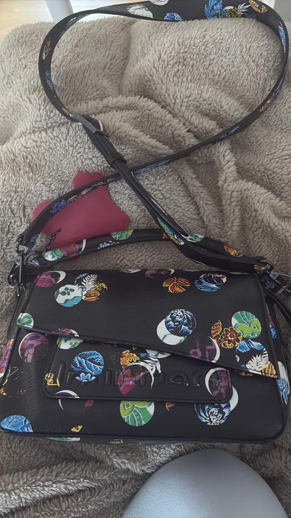 Desigual tas zwart – unieke print & trendy, Handtassen en Accessoires, Tassen | Damestassen, Ophalen, Zwart