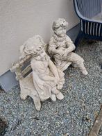 Betonnen beeld kinderen op bank, Tuin en Terras, Ophalen, Gebruikt, Beton, Mensenbeeld