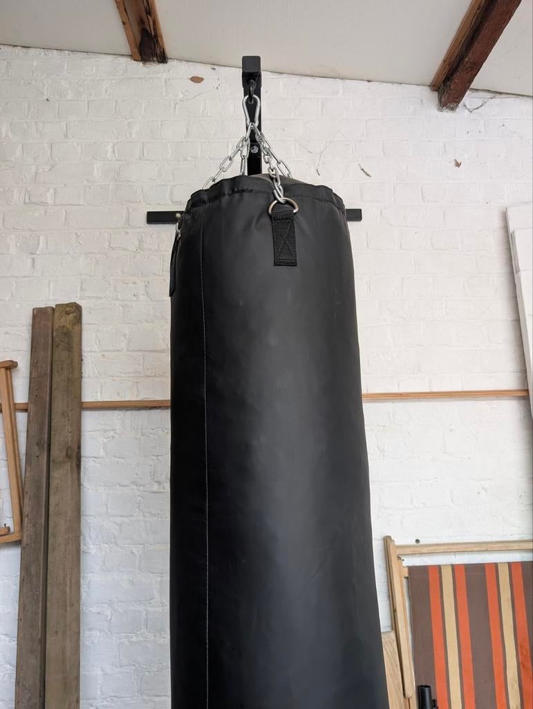 Classic Bokszak Zwart met steun, Sports & Fitness, Boxe, Enlèvement, Sac de boxe