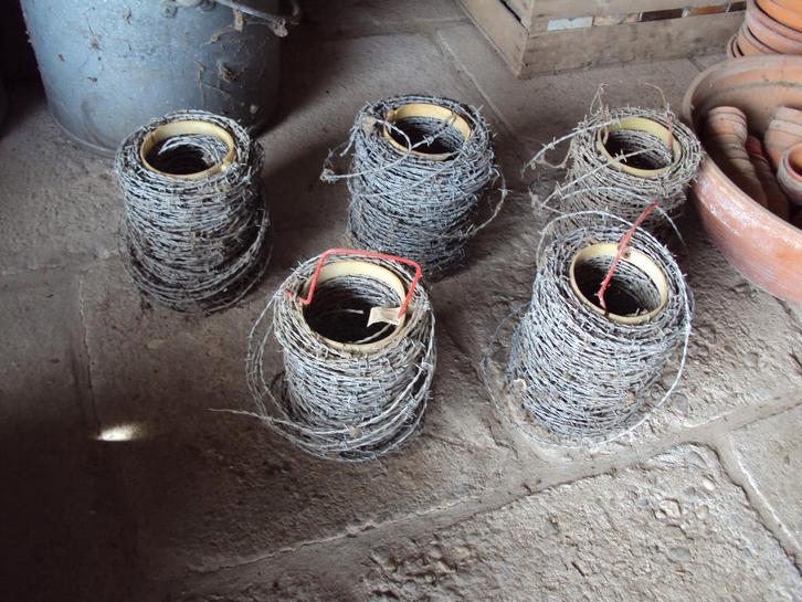 Prikkeldraad, Dieren en Toebehoren, Overige Dieren-accessoires, Ophalen